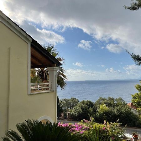 Hotel Odeon B&B Barbati Bagian luar foto