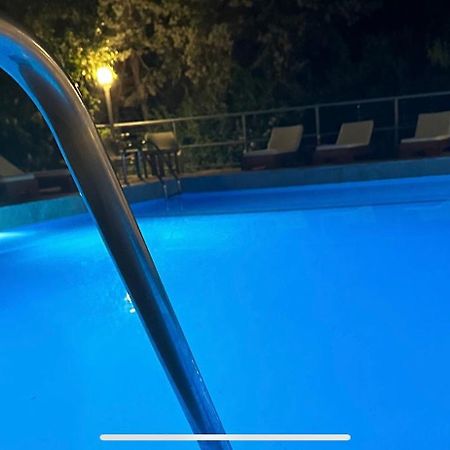 Hotel Odeon B&B Barbati Bagian luar foto