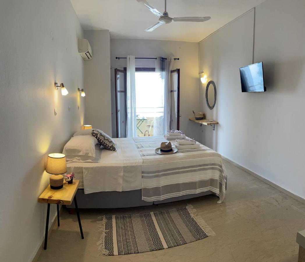 Hotel Odeon B&B Barbati Bagian luar foto