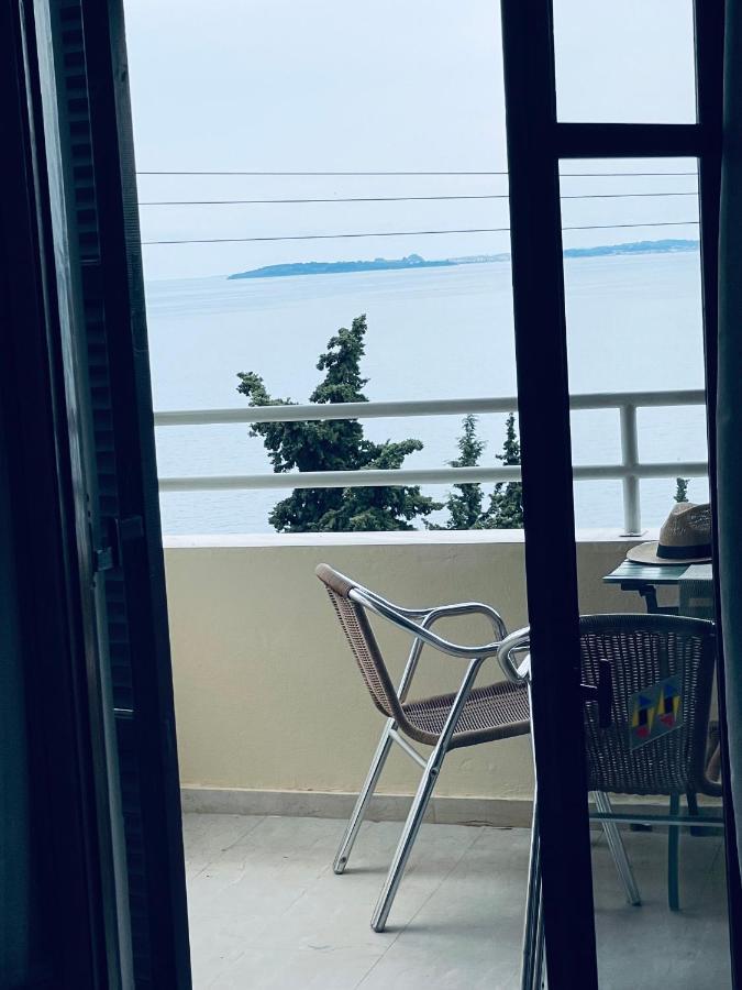 Hotel Odeon B&B Barbati Bagian luar foto