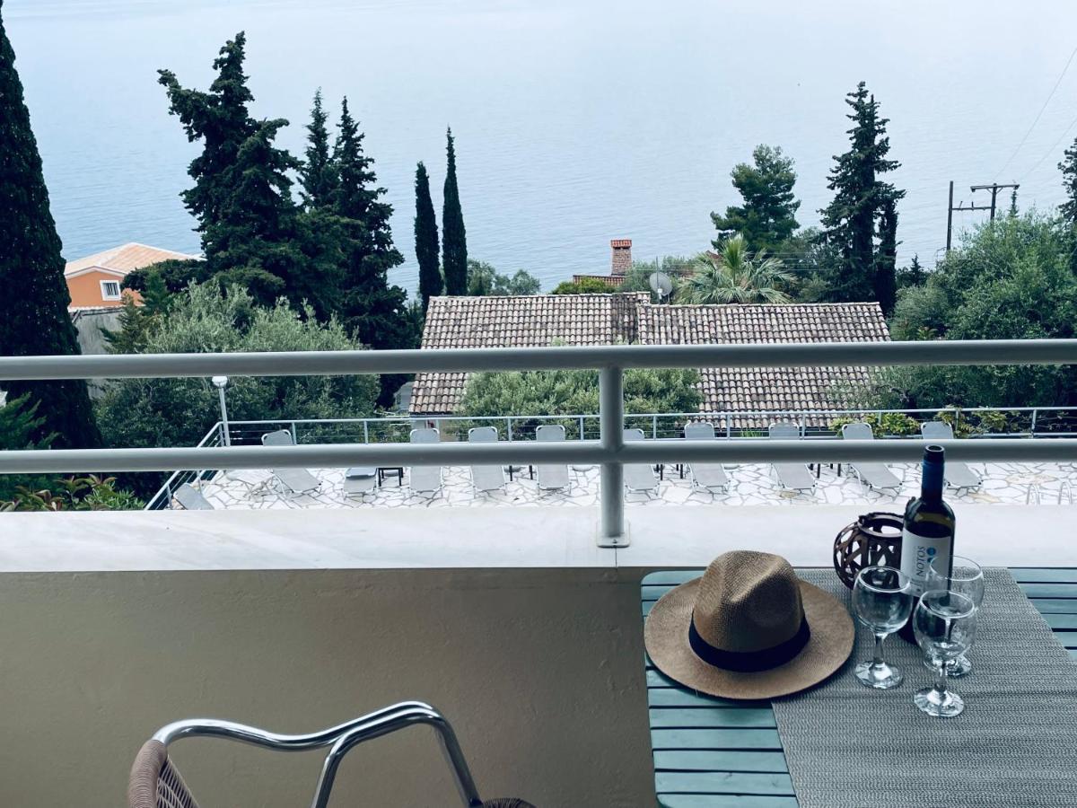 Hotel Odeon B&B Barbati Bagian luar foto