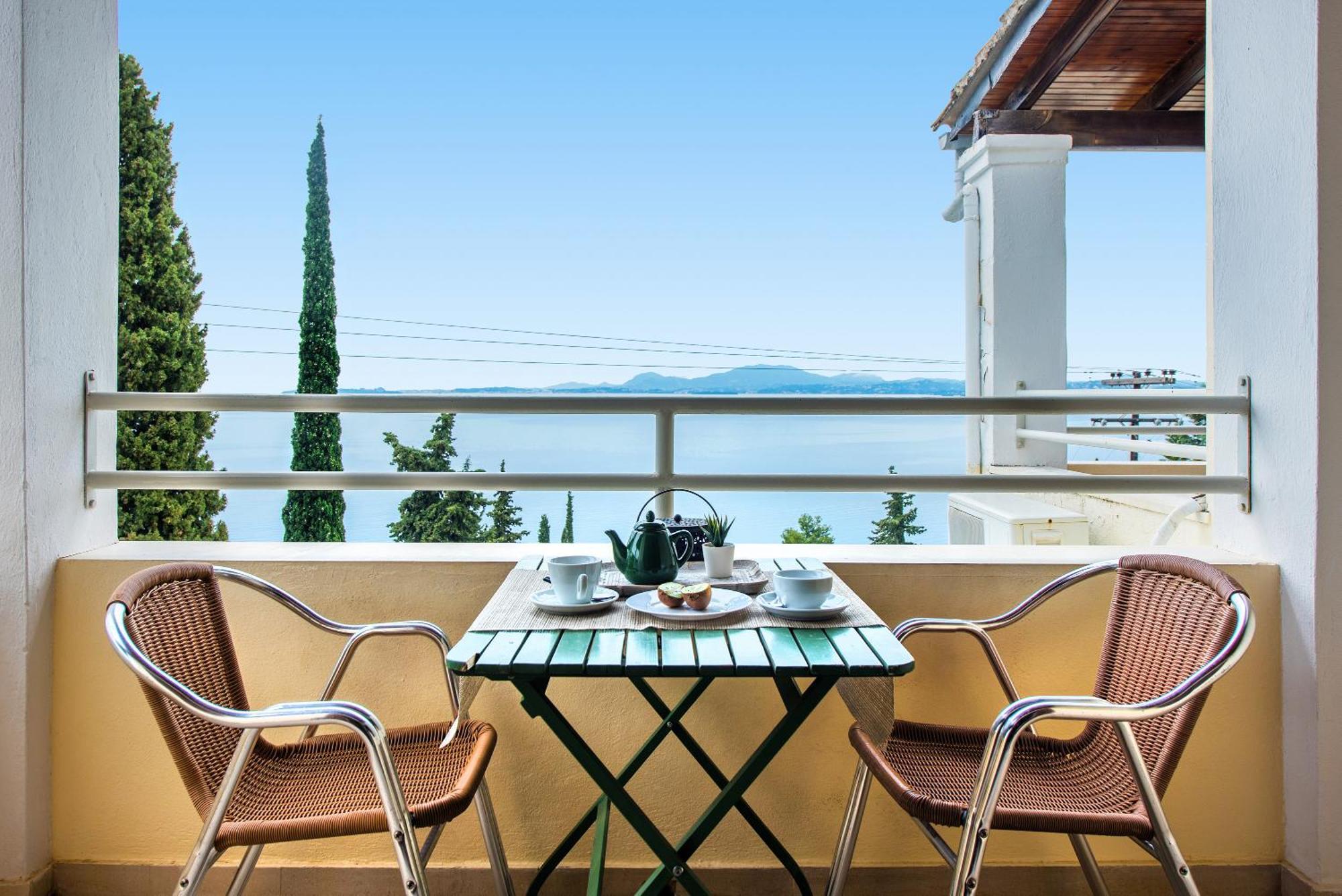 Hotel Odeon B&B Barbati Bagian luar foto