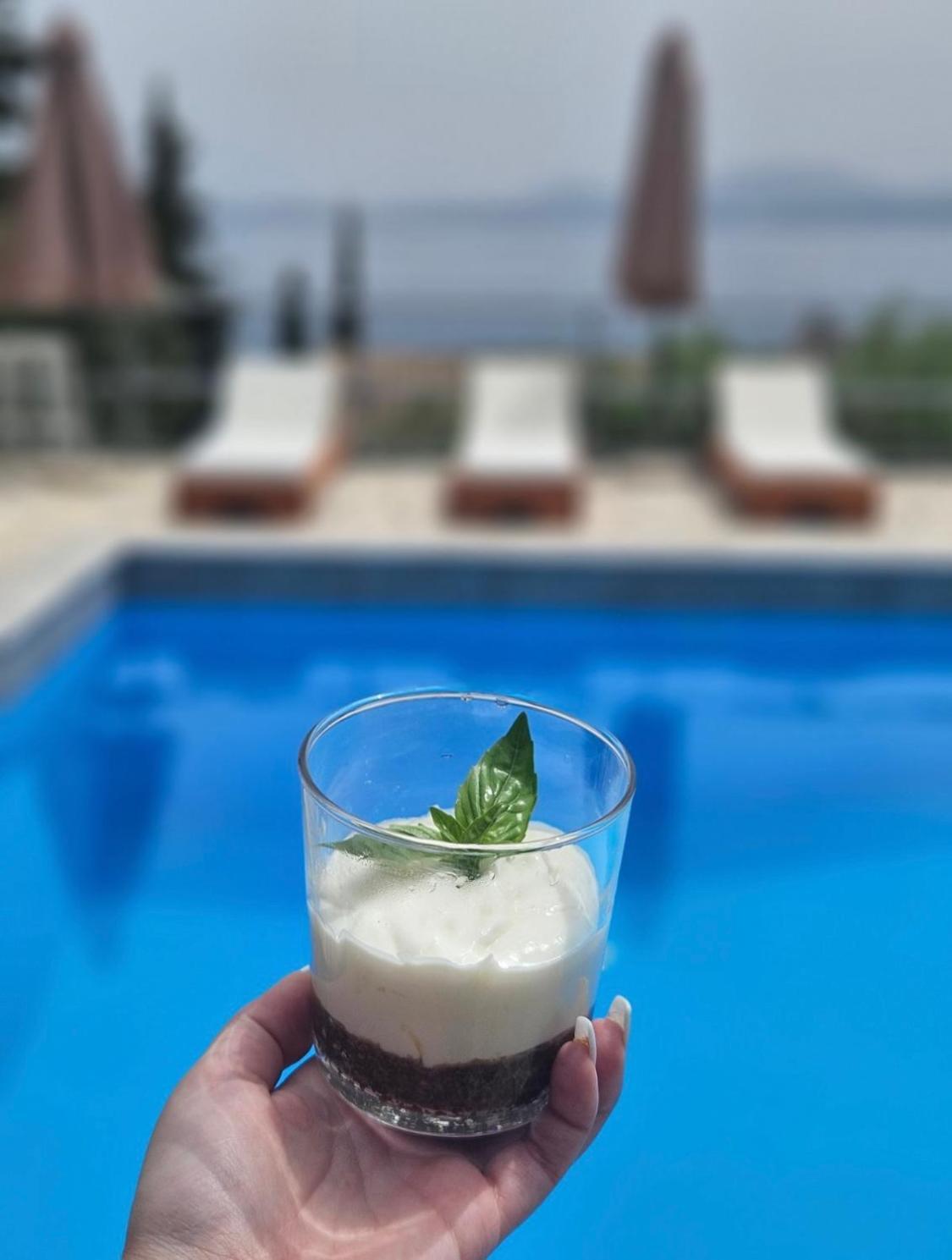 Hotel Odeon B&B Barbati Bagian luar foto