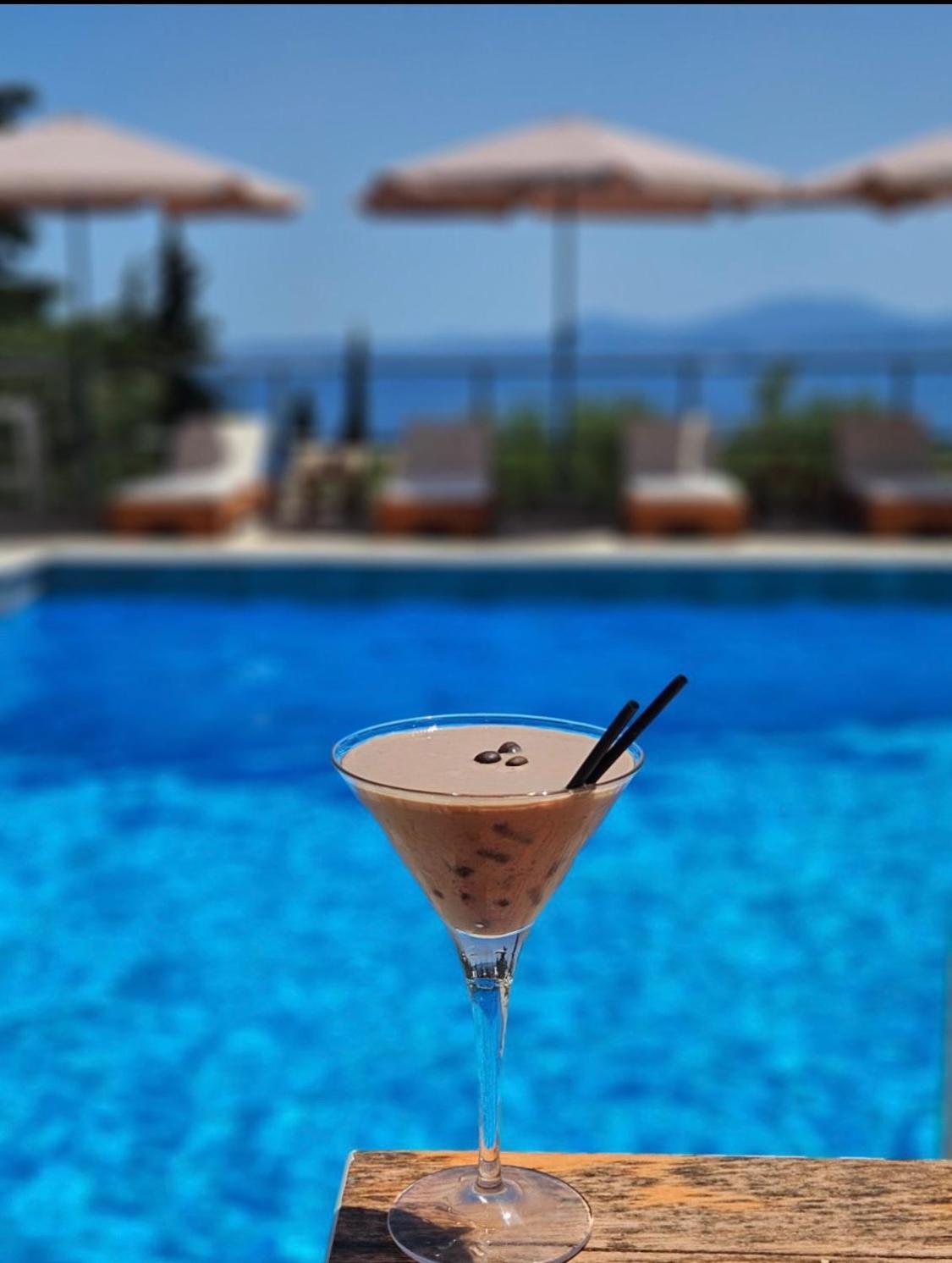 Hotel Odeon B&B Barbati Bagian luar foto