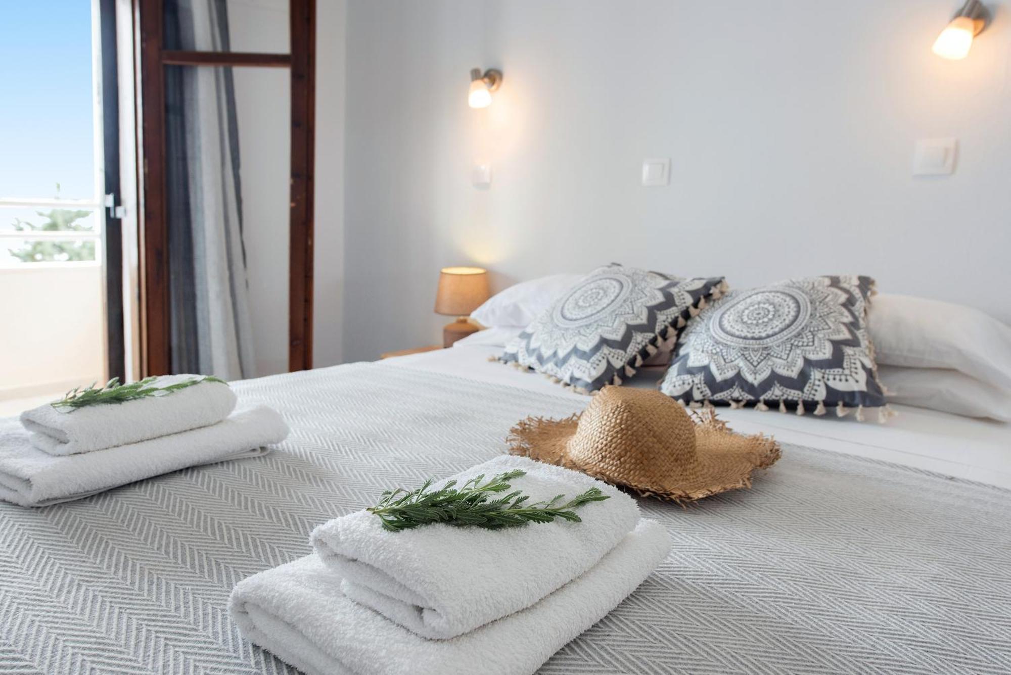 Hotel Odeon B&B Barbati Bagian luar foto