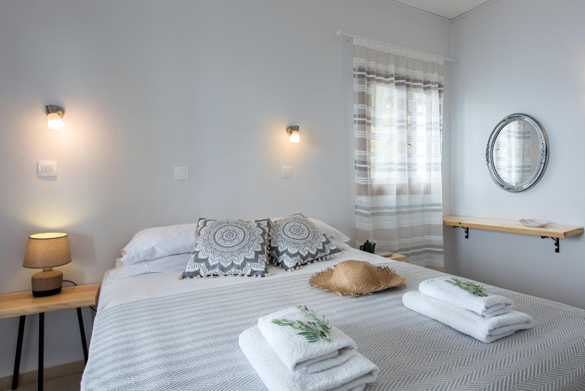 Hotel Odeon B&B Barbati Bagian luar foto