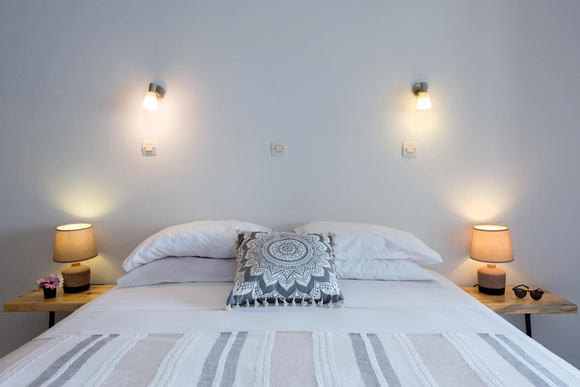 Hotel Odeon B&B Barbati Bagian luar foto