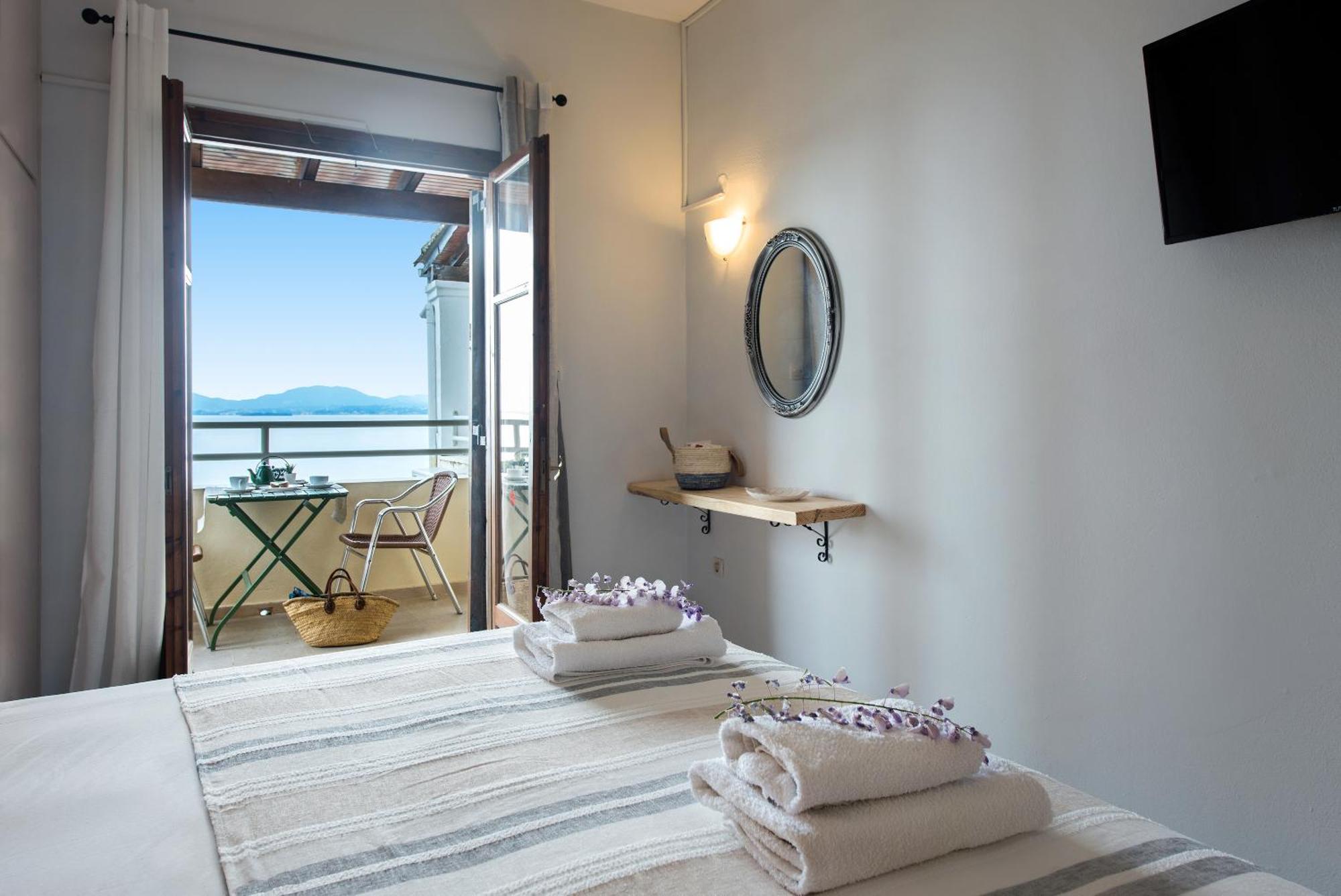 Hotel Odeon B&B Barbati Bagian luar foto
